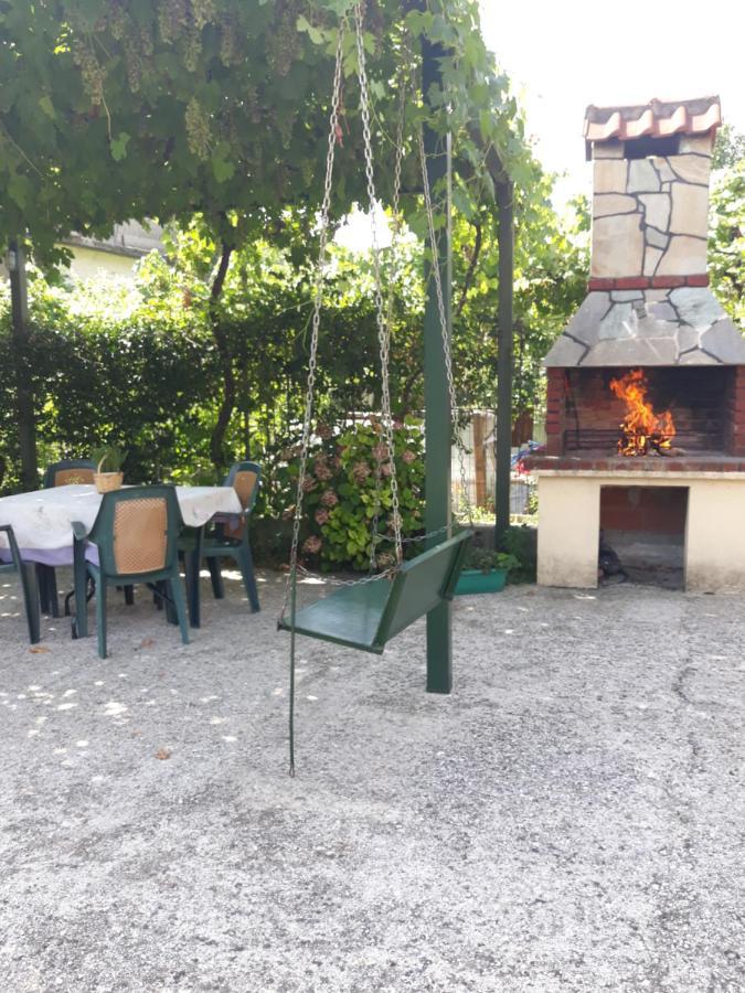 To Konaki Káto Loutrákion Esterno foto